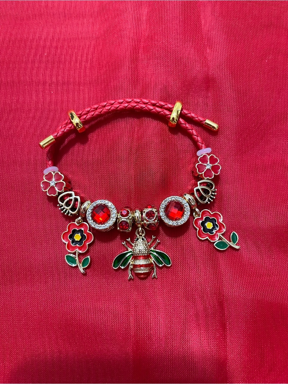 Red Floral Bee Charm Bracelet - Women's Fashion Jewelry